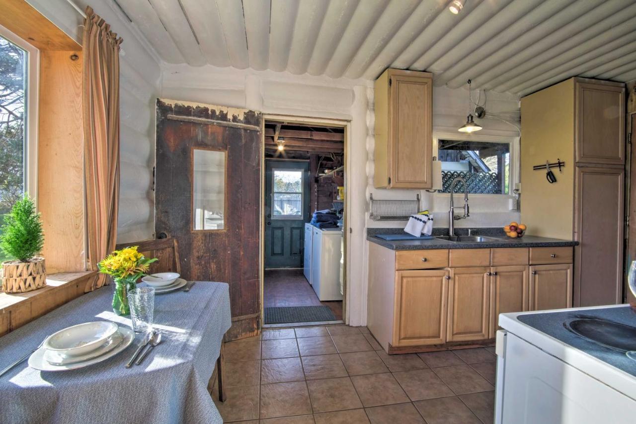 Unique Dog-Friendly Log Cabin Short Walk To Ocean Crescent City Kültér fotó