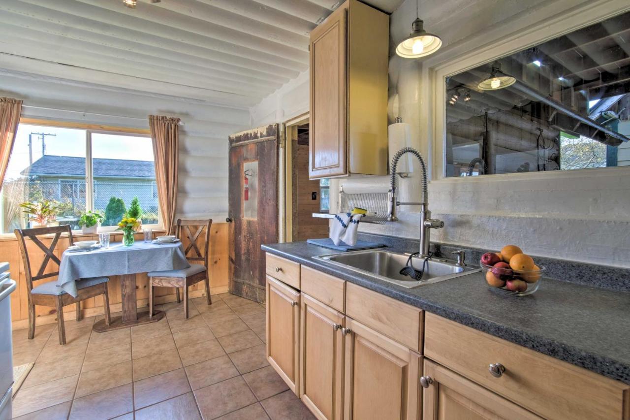 Unique Dog-Friendly Log Cabin Short Walk To Ocean Crescent City Kültér fotó